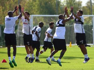 Beşiktaş, Çalışmalarını Sürdürüyor