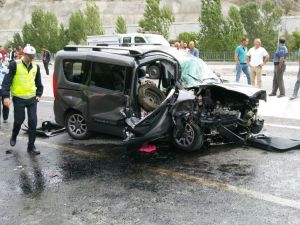 Gümüşhane’de Trafik Kazası: 1 Ölü, 4 Yaralı