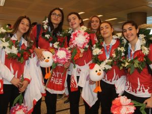 Milliler 19 Madalyayla Yurda Döndü