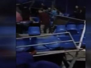 Gösteriye Dakikalar Kala Tribün Çöktü: 37 Yaralı