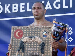 Gökbel Yağlı Pehlivan Güreşleri’ni Gürbüz Kazandı