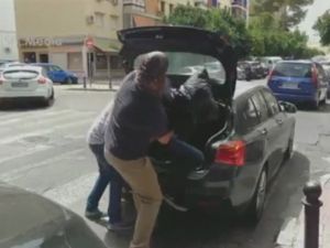 Dünyaca Ünlü Futbolcuyu Otomobil Bagajında Kaçırdılar!