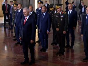 Yıldırım, Yaş Üyeleri İle Anıtkabir’i Ziyaret Etti