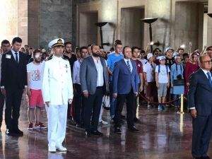 Trabzonspor’dan Anıtkabir’i Ve 15 Temmuz Şehitler Anıtı’nı Ziyareti