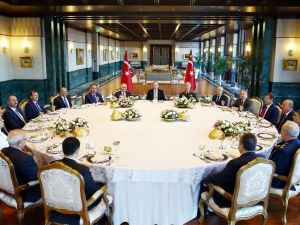 Cumhurbaşkanı Erdoğan Yaş Üyeleri İle Yemekte Buluştu
