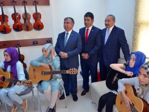 Milli Eğitim Bakanı Yılmaz’dan Öğrencilere İngilizce Uyarısı