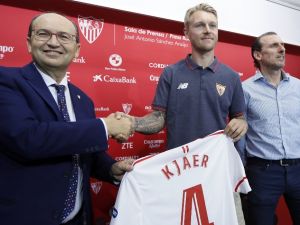 Kjaer Sevilla’ya İmzayı Attı