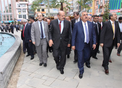 Bakanlar Belediye Parkını Gezdi