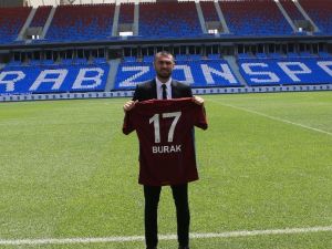 Trabzonspor, Burak Yılmaz İle 3 Yıllık Sözleşme İmzaladı