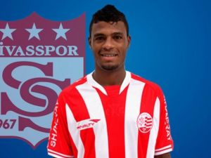 Sivasspor’a Brezilyalı Orta Saha