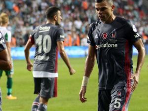 Pepe Ve Negredo İlk Resmi Maçına Çıktı