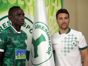 Giresunspor’da Çifte İmza