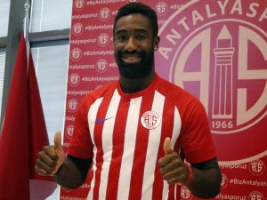 Djourou Antalyaspor’da