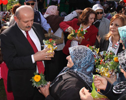 Rize Belediyesi Anneleri Unutmadı