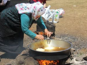 1800 Rakımlı Papart Yaylası’nda Şenlik Düzenlendi