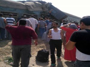 Mısır’daki Tren Kazasında Bilanço Artıyor