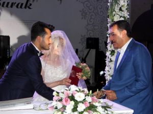 Bakan Tüfenkci Nikah Şahitliği Yaptı