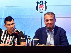 Medel: Çok Büyük Bir Kulübe Geldim
