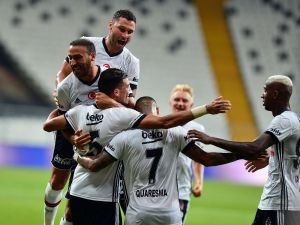 Beşiktaş İlk Yarıyı Önde Geçti