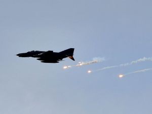Dev Operasyon Hava Bombardımanıyla Başladı