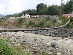 Asma Köprü Tehlike Saçıyor
