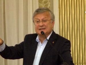Divan Toplantısında Dursun Özbek’e Sert Eleştiri