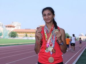 5 Yıla Üç Dünya Şampiyonluğu, 102 Madalya Sığdırdı