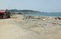 Rize Sahili Perişan Halde...