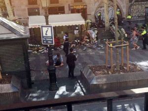 Barcelona’da İki Silahlı Kişi Restorana Girdi