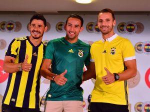 Isla, Soldado Ve Guiliano İçin İmzayı Attı