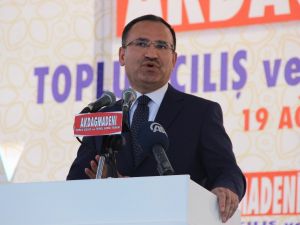 "Kılıçdaroğlu Cumhurbaşkanlığı Adaylığına Oynuyor"