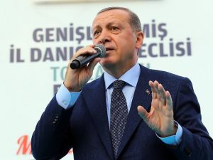 "Sen Kimsin Ki Türkiye’nin Cumhurbaşkanına Konuşuyorsun? "