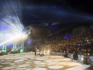Ünlü Şarkıcı Filistin’de Konser Verdi