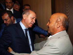 Cumhurbaşkanı Erdoğan, Şehit Babası İle Kucaklaştı