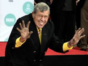 Abd’li Ünlü Komedyen Jerry Lewis Hayatını Kaybetti