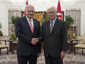 Singapur Cumhurbaşkanı İle Görüştü