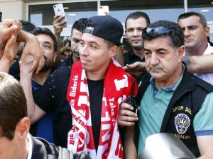 Samir Nasri İmzayı Attı