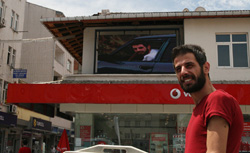 Rizeli Çılgın Aşık Aşkını Böyle İlan Etti !