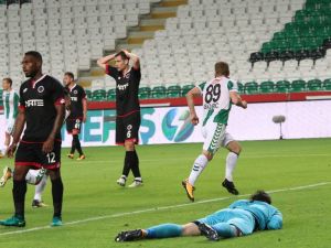 Gençler Konya’da Dağıldı!