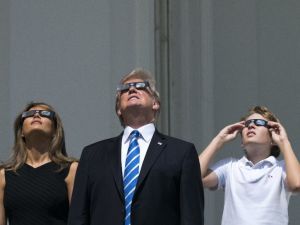 Trump Ve Ailesi De O Anlara Şahitlik Etti