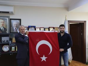 Dünya Şampiyonu Başar: Cumhurbaşkanın Tebriği Beni Çok Sevindirdi