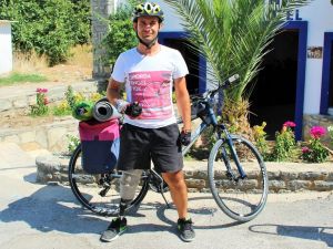 Protez Bacağıyla Bin Kilometre Pedal Çevirdi