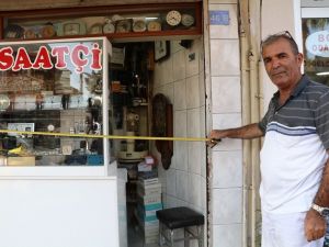 2 Metrekarelik Dükkanla 4 Nüfusa Bakıyor