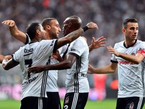 Kartal Timsah’ı Avladı