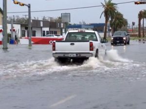 Kasırga Houston’da Can Aldı