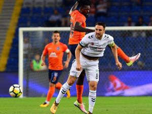 Başakşehir-konya Maçında Tribünler Boş Kaldı