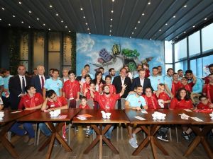 Özel Çocuklar, Milli Takım Kampında