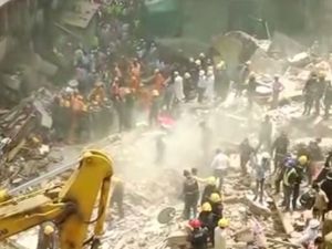 Mumbai’de Ölü Sayısı 7’ye Yükseldi