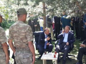 Başbakan Yardımcısı Akdağ, Askerlerle Bayramlaştı