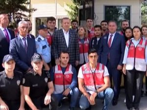 Erdoğan, Emniyet Mensuplarıyla Bayramlaştı